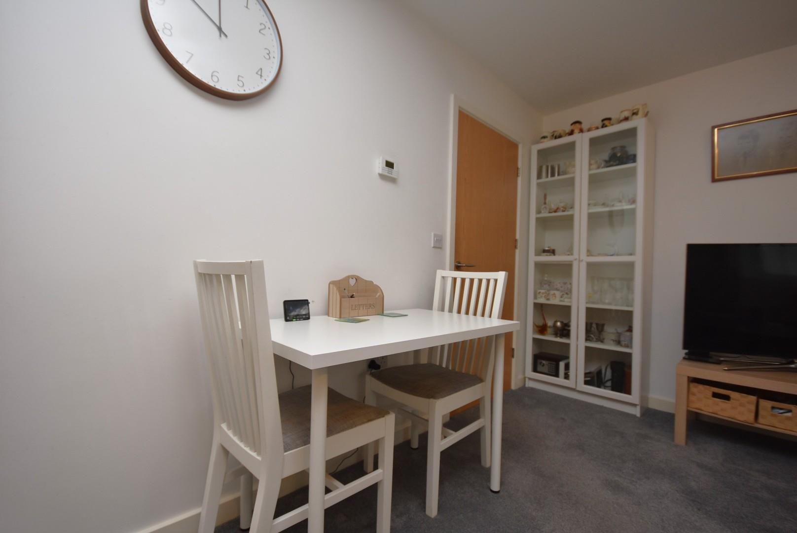 2 Wain Close, Penarth, CF64 1TJ